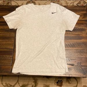 Nike drifit t shirt size small